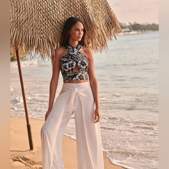 LAUREN RALPH LAUREN Women's Floral Crepe Cropped Halter Blouse - Picture 3 of 10